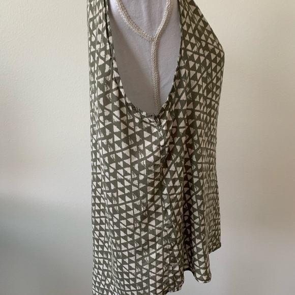 Women Top - Picture 2 of 6